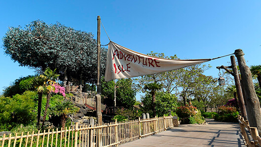 Atracción Adventure Isle, Parque Disneyland