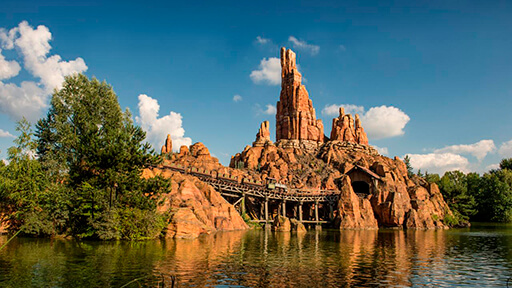 Atracción Big Thunder Mountain, Parque Disneyland