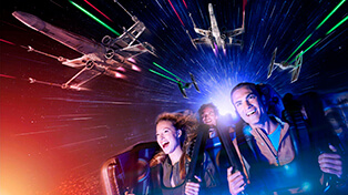 Atracción Star wars hyperspace mountain, Parque Disneyland