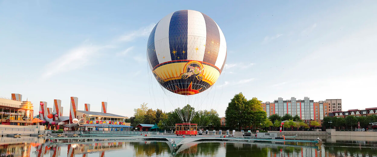 Tienda Disney store en Disney Village.