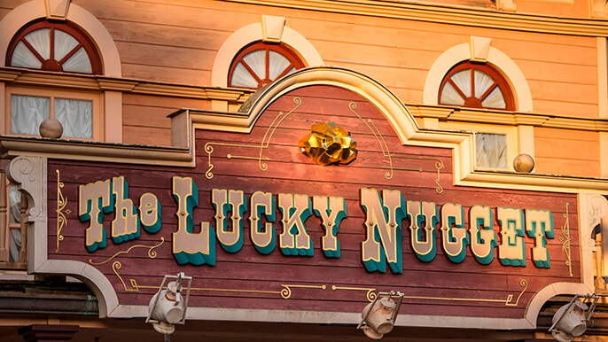 The Lucky Nugget Saloon: ¡Descubre este Restaurante en Frontierland!