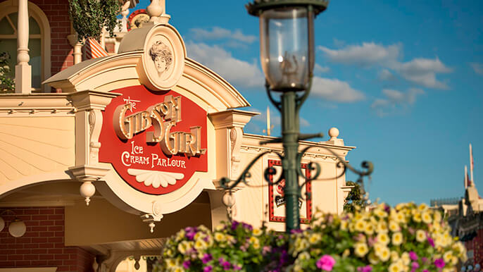 The Gibson Girl Ice Cream Parlour: ¡Descubre este Restaurante en Main Street U.S.A.!