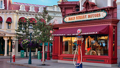 Main Street Motors: ¡Descubre esta maravillosa tienda en Main Street U.S.A.!