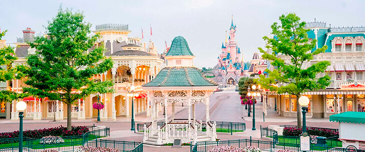 Main Street U.S.A., tierra temática del Parque Disneyland