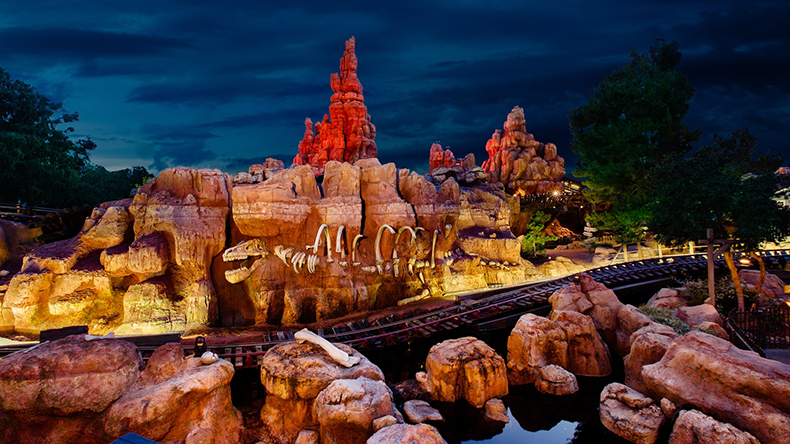 Big Thunder Mountain en Disneyland Park, California.